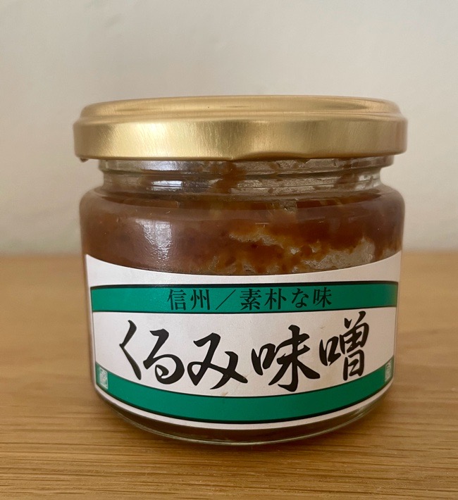 くるみ味噌をカップケーキに入れて味付け